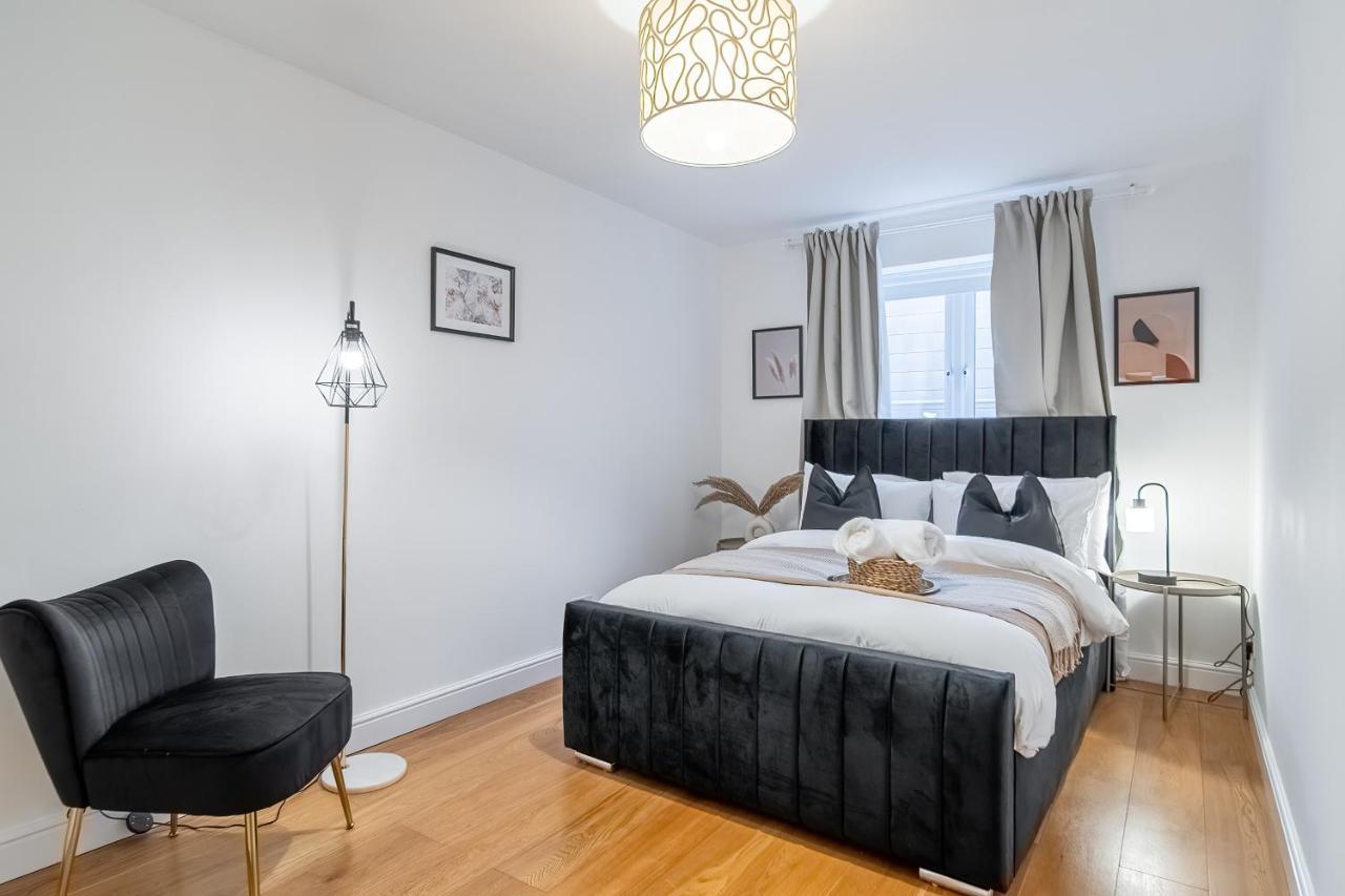Chic 3 Bed Apartment Near London Bridge With Balcony Kültér fotó