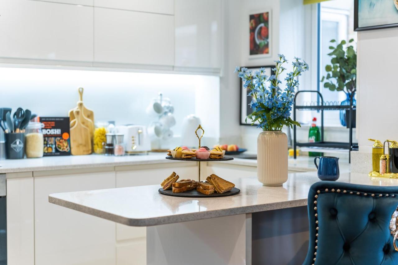 Chic 3 Bed Apartment Near London Bridge With Balcony Kültér fotó