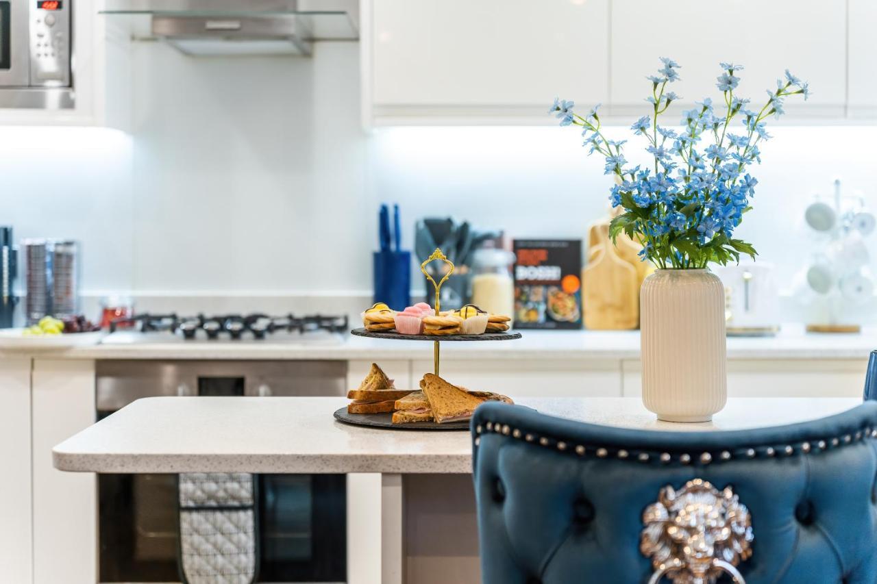 Chic 3 Bed Apartment Near London Bridge With Balcony Kültér fotó