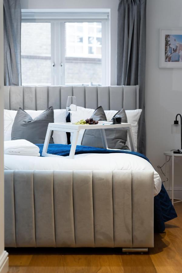 Chic 3 Bed Apartment Near London Bridge With Balcony Kültér fotó