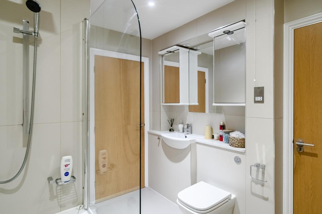 Chic 3 Bed Apartment Near London Bridge With Balcony Kültér fotó