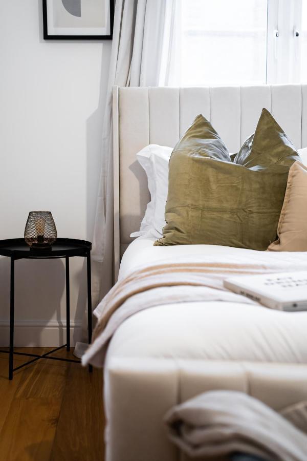 Chic 3 Bed Apartment Near London Bridge With Balcony Kültér fotó