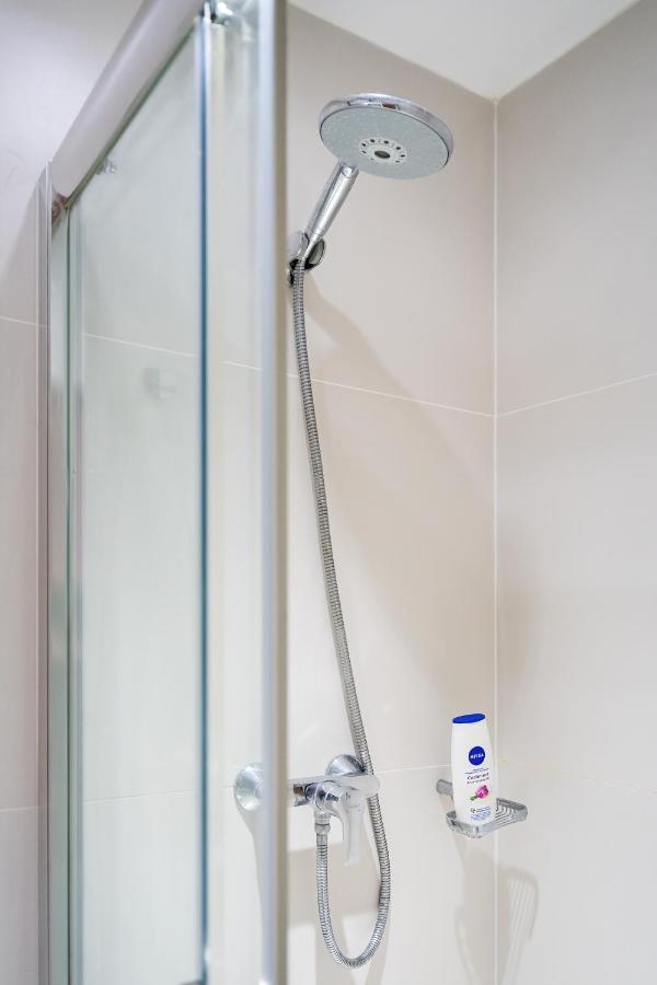 Chic 3 Bed Apartment Near London Bridge With Balcony Kültér fotó